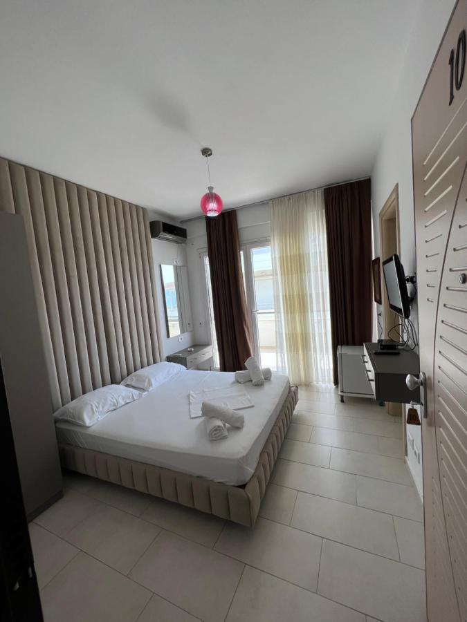 Hotel The Blue Horizon Radhimë Exterior foto